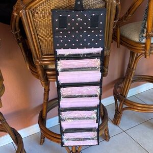 Mary Kay Black and Pink travel roll NWOT for your shampoos and cosmetics